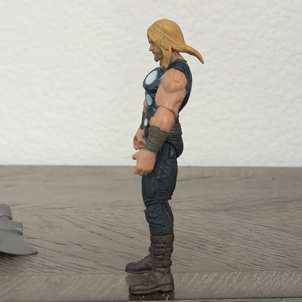 Marvel Universe Avengers BATTLE HAMMER THOR Comic Series 02‎ Ultimates 2011 Toy